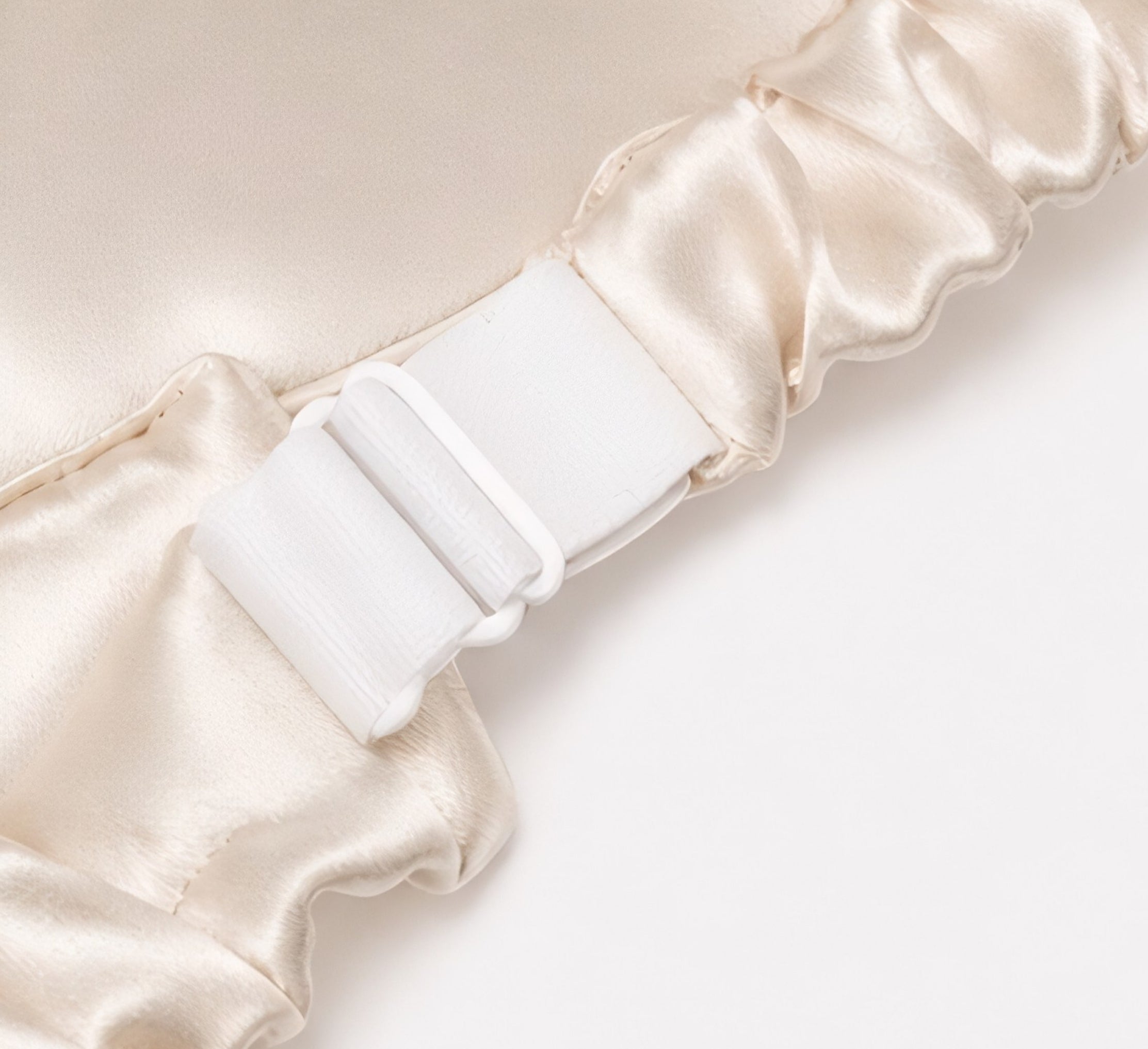 Adjustable elastic strap detail on mulberry silk sleep mask