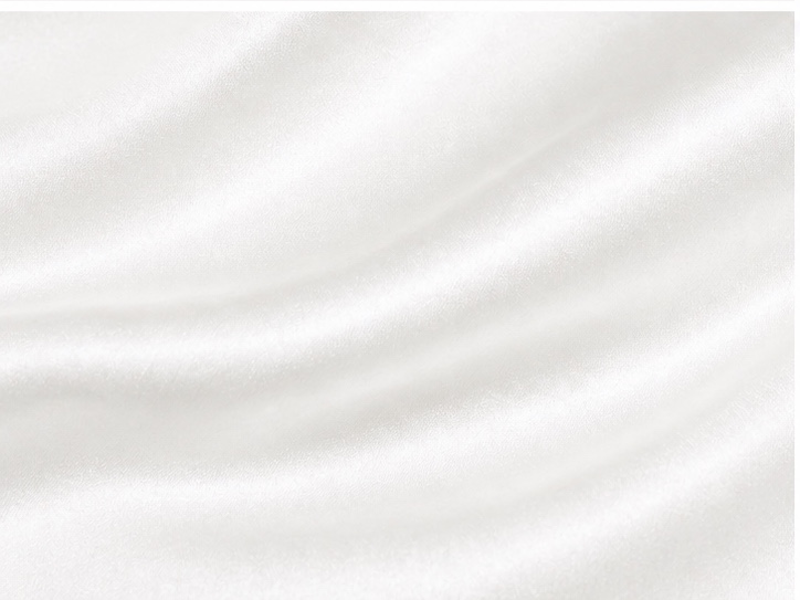 Ivory mulberry silk pillowcase with soft luxury finish